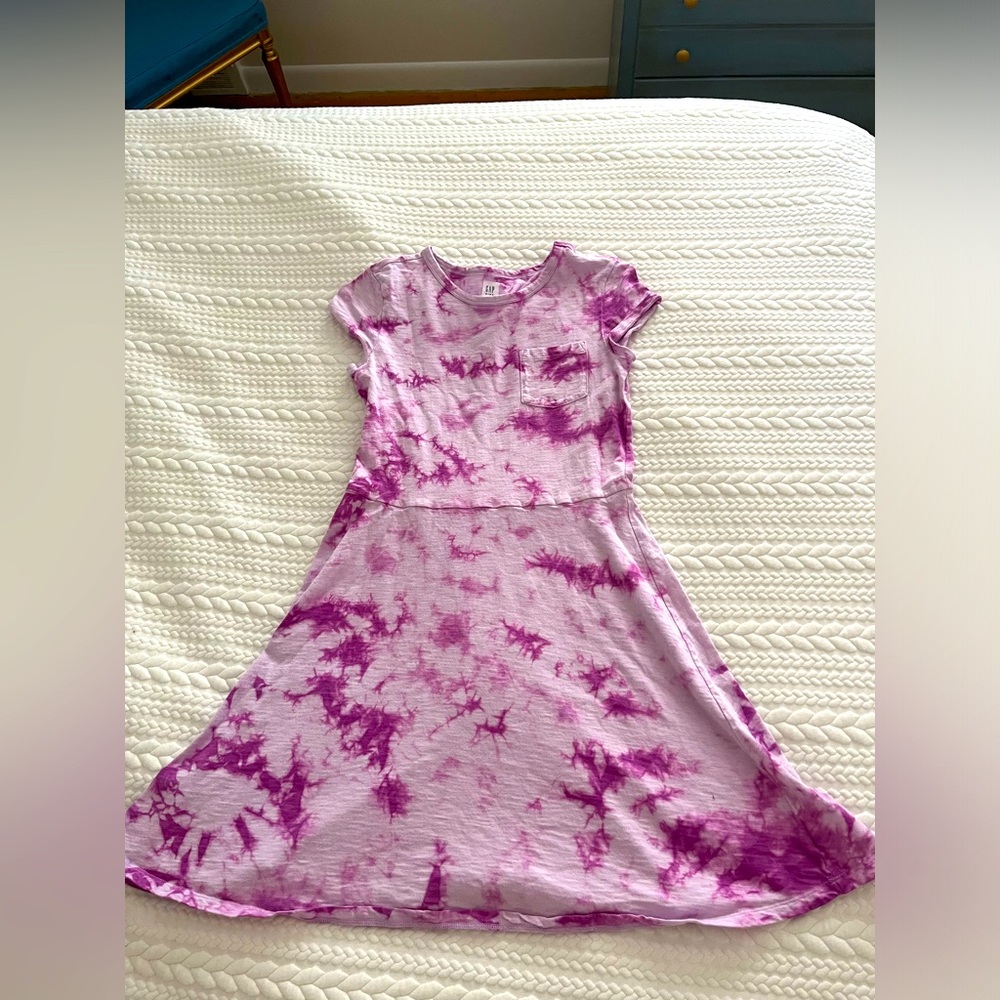 Gap Girl’s Purple Tie Dye Dress in 

Size 14-16